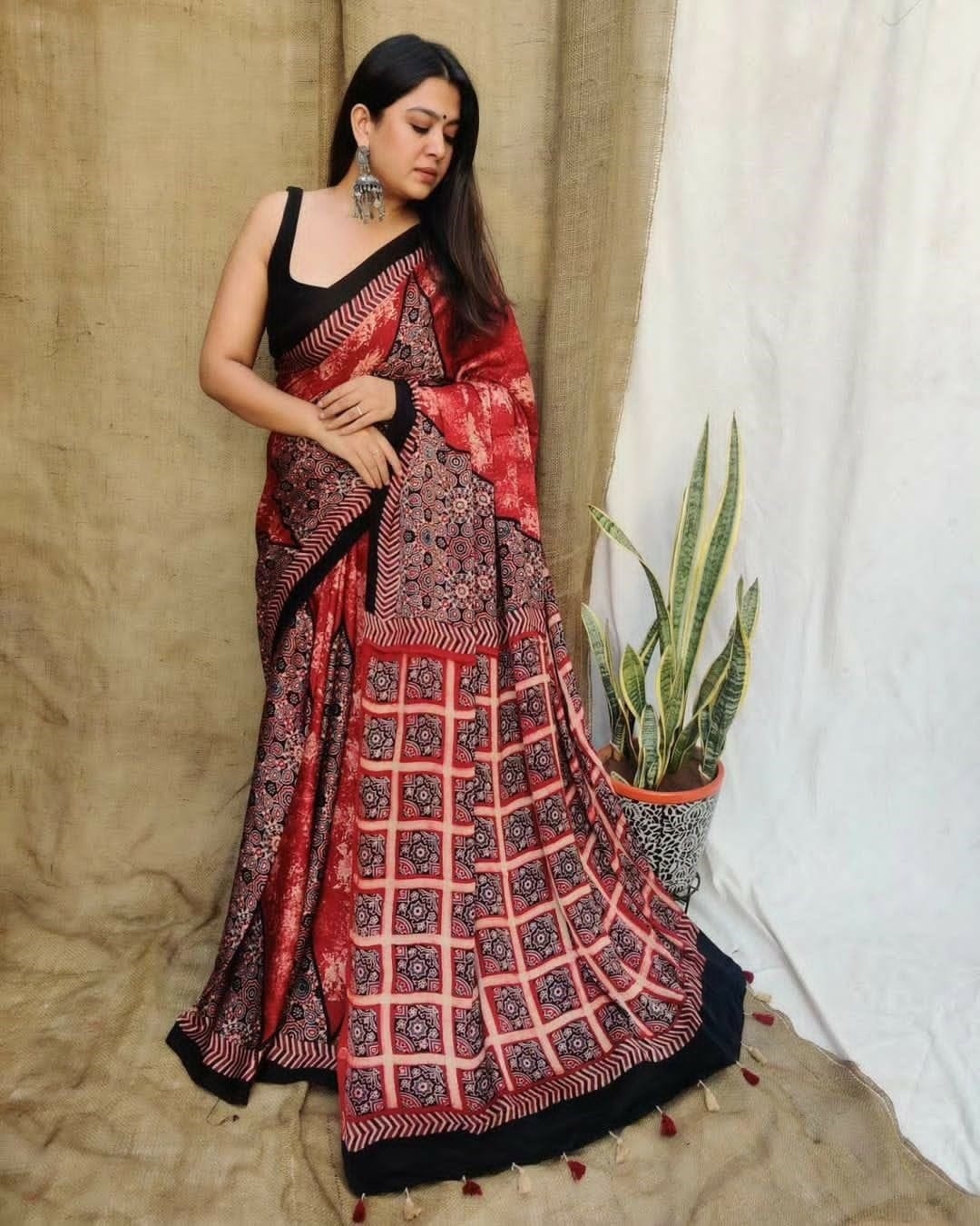 Red & Black Dual-Print Crepe Saree Digital Print Original Japan Satin (Devsena satin)
