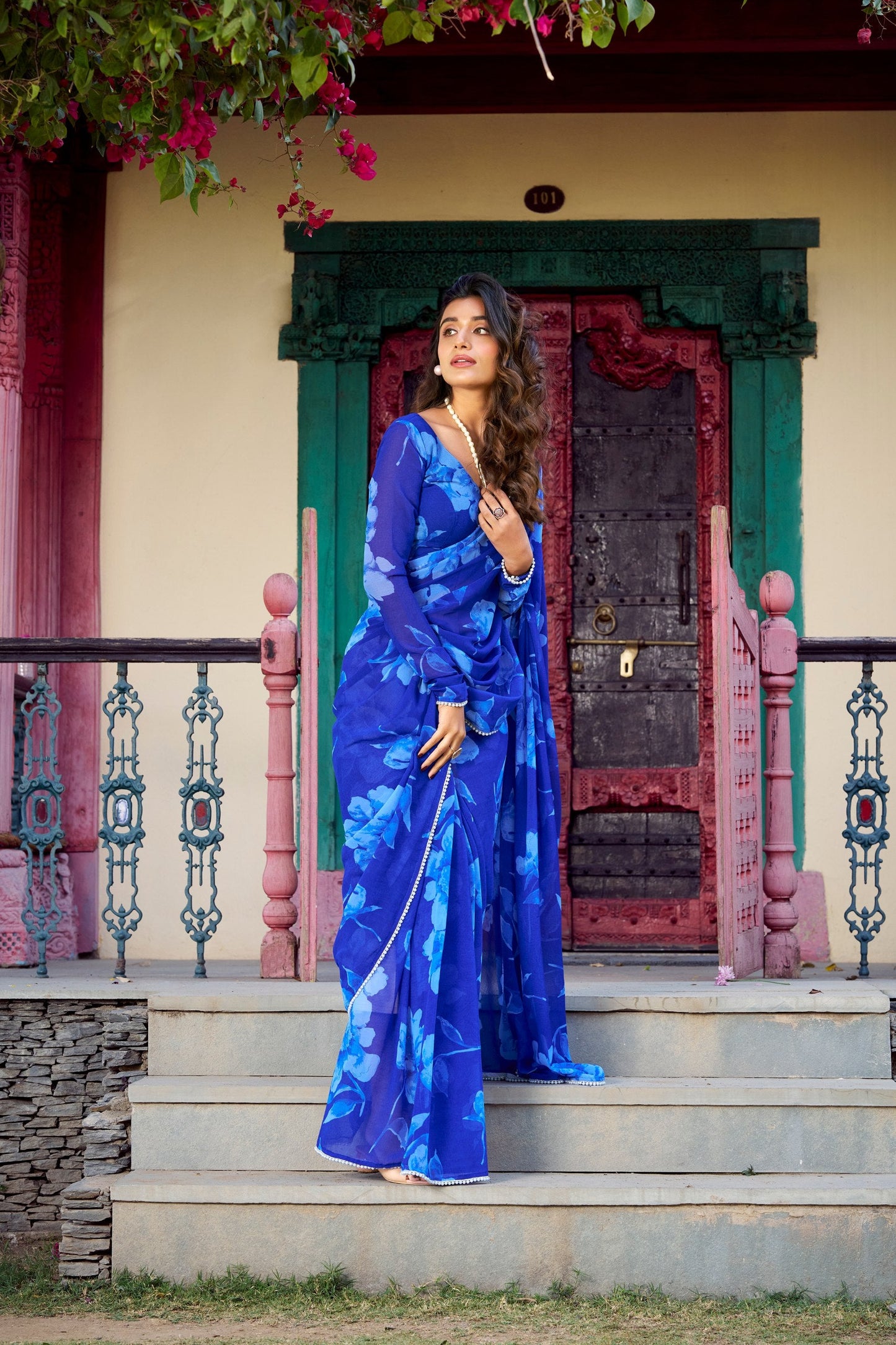 Luxurios Chiffon Foral Printed Pearl Lace Border