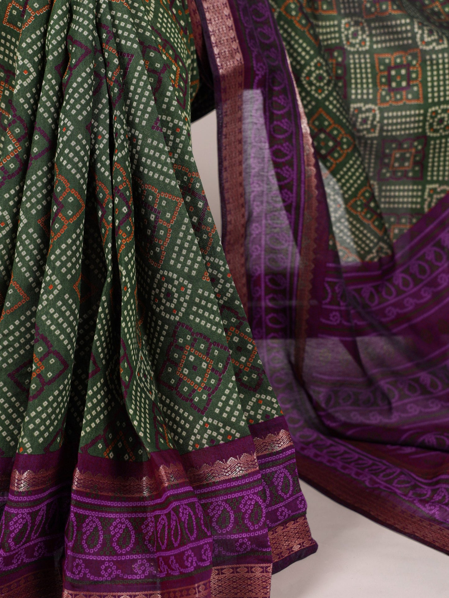 Bandhej Print With Zari Weaving Work
