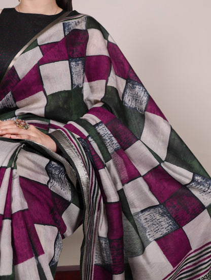 Digtial Printed Maroon Box Pattern With Temple Border Saree