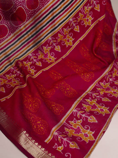 Digtial Printed Maroon Box Pattern With Temple Border Saree